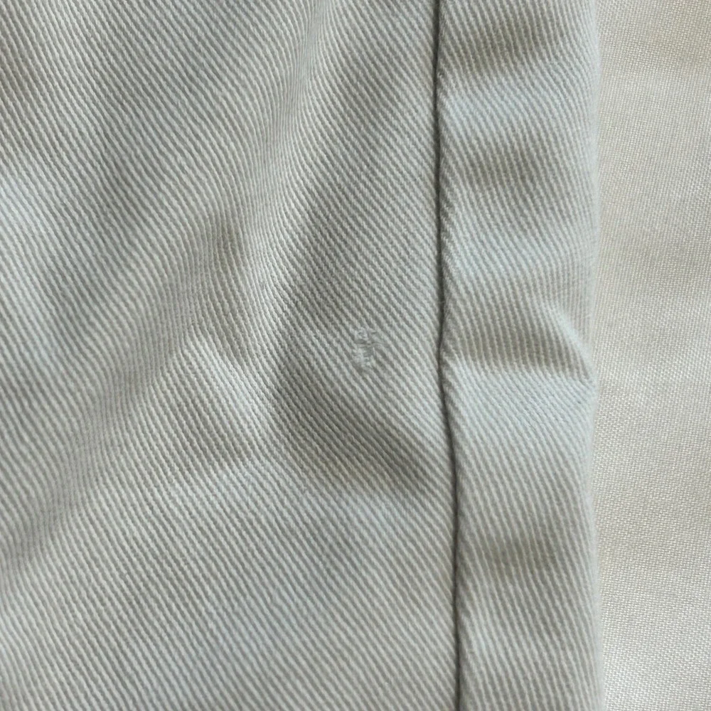 Izod pleated chino